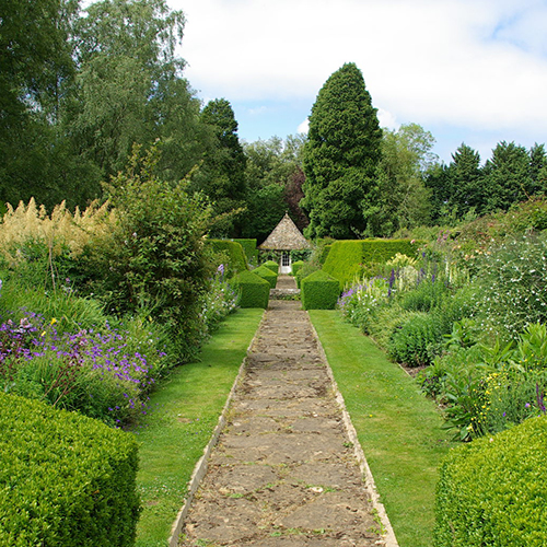 Click here to move to the Rodmarton Manor Gardens information and bookings page.